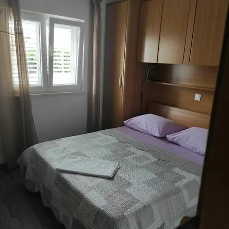 Pink Mili Apartment Makarska